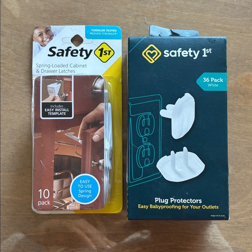 Safety 1st Cabinet Latches and Plug Protectors Set